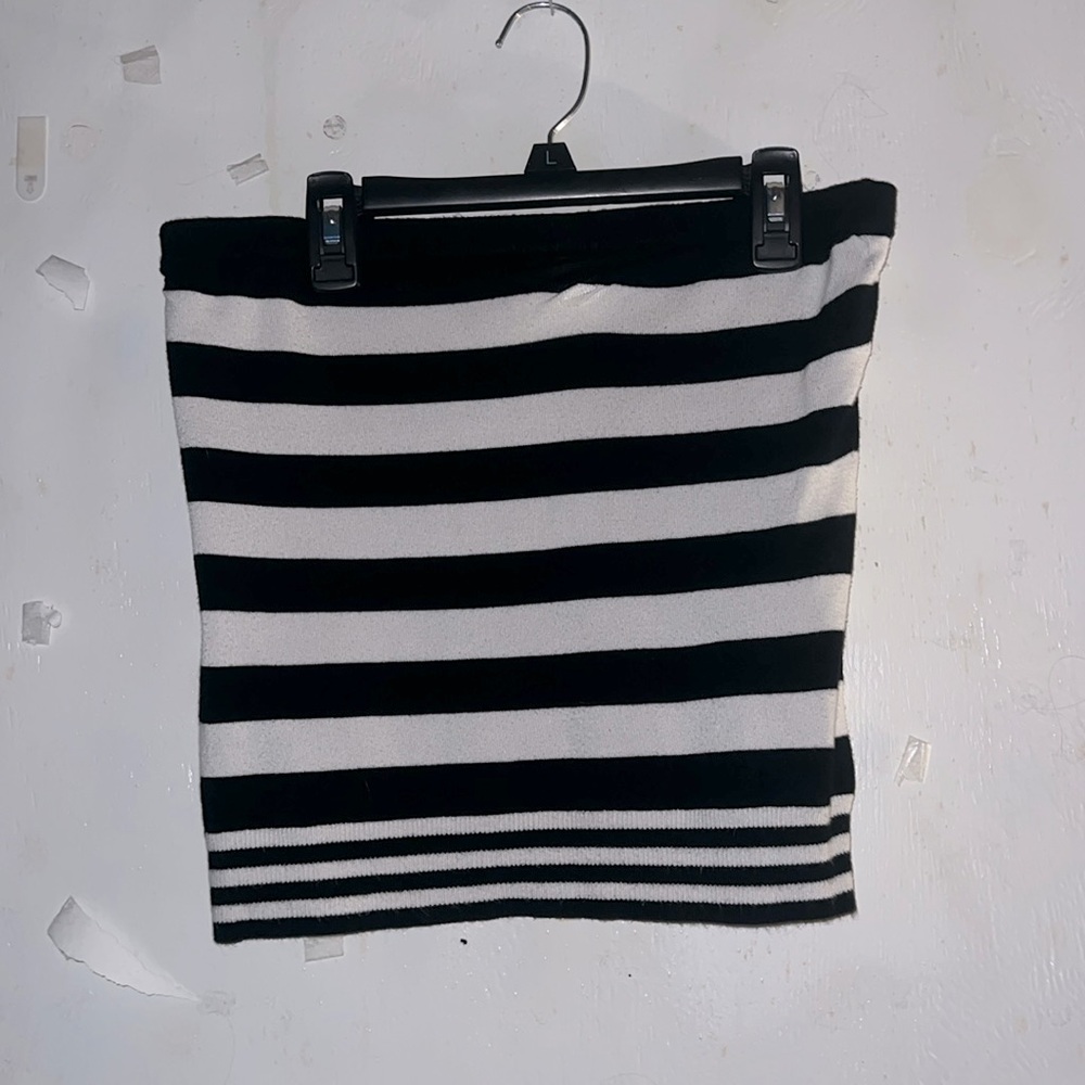 Strapless Black and White Stripped Crop Top
